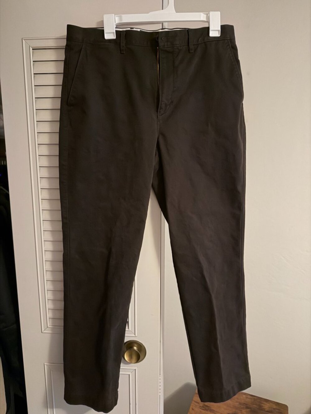 J.Crew Broken-In Straight Chino Pants Dark Mahogany Brown Men’s 33x32